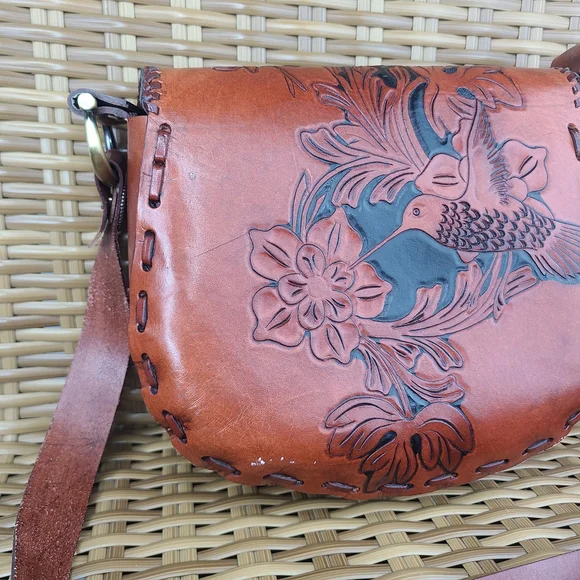Handcrafted Brown Leather Crossbody Bag Beaded Embossed Humming Bird Design - Picture 7 of 16
